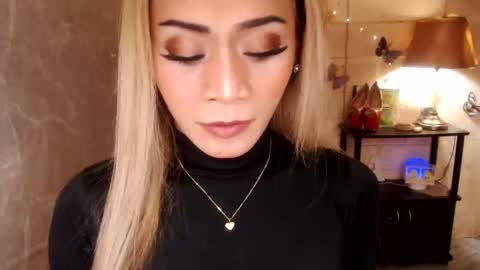 angel online show from December 18, 7:30 pm