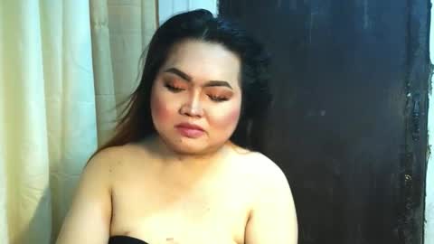 _airakim_ online show from November 12, 6:58 am