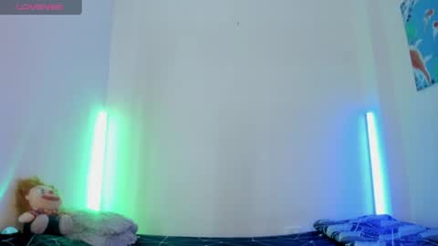Horny Party Trans SNOW  online show from July 22, 8:13 pm