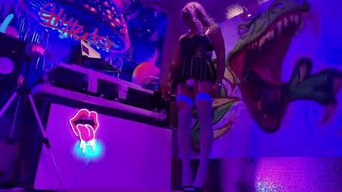 GlitterBox online show from January 10, 8:07 am