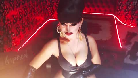 Snapshot of _hailyourqueenx chatting on January 10, 7:32 pm GoDDess  Chloe online show from January 10, 7:32 pm