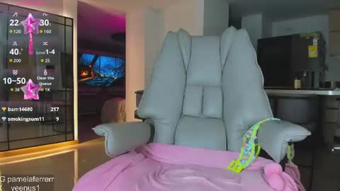 stephany online show from August 3, 2:33 am