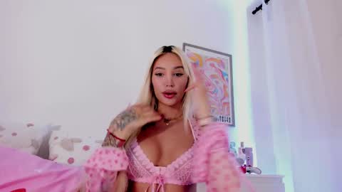   online show from March 1, 9:37 pm