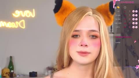 LITTLE FOX online show from October 22, 4:20 pm