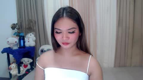 airy_lust online show from November 19, 9:15 pm