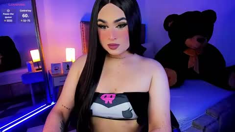 Snapshot of alexia_mattel chatting on February 2, 12:30 am alexia mattel online show from February 2, 12:30 am