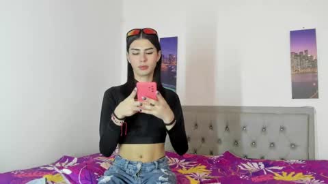 Snapshot of alice_oceans chatting on December 31, 5:55 am Alice Oceans.  online show from December 31, 5:55 am