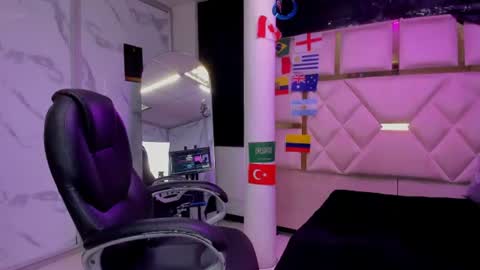allison_69ts online show from July 21, 9:29 pm