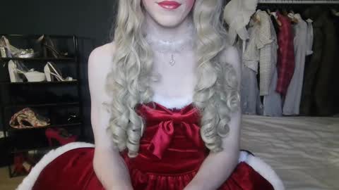 Amalie online show from December 19, 10:32 pm