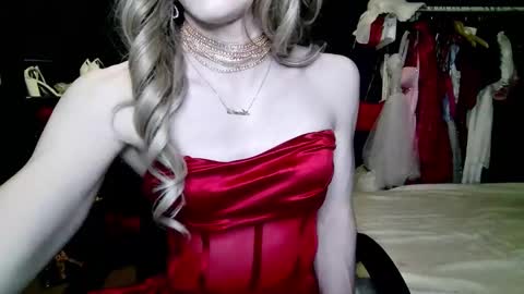 Amalie online show from December 4, 9:41 pm