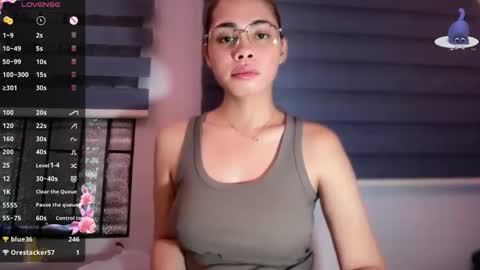 Snapshot of angelabigcock10 chatting on October 9, 7:04 pm Jamie online show from October 9, 7:04 pm