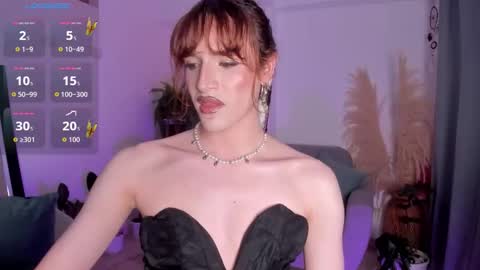 Anntonia Woods  online show from December 18, 3:01 am