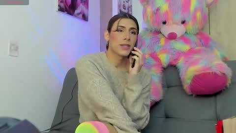 Ariana Forero ---- independet model online show from November 6, 3:45 pm