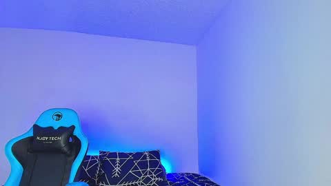 noah and ivy online show from January 9, 10:20 pm