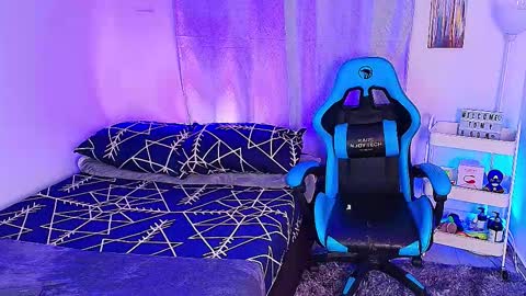 noah and ivy online show from September 15, 10:31 am