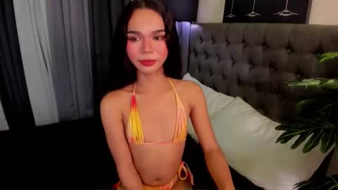 asianpetiteprincess online show from January 12, 7:21 pm