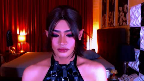 athisamoore online show from December 3, 10:25 pm