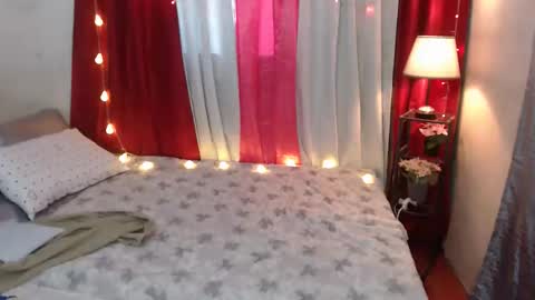 Snapshot of aurora_rosx chatting on October 16, 6:47 am add me  zayana 24 snp online show from October 16, 6:47 am