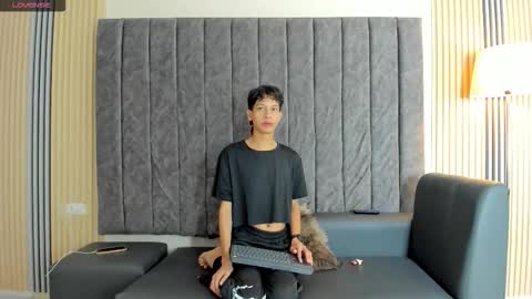 AXEL  online show from September 14, 12:53 pm