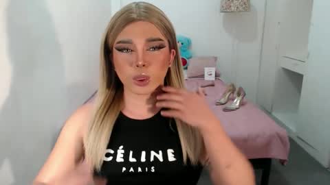 bestgirljulia online show from September 19, 5:13 am