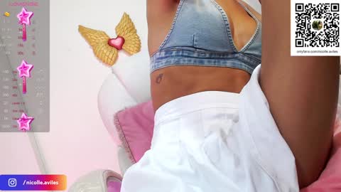 Snapshot of beuty_goddes777 chatting on February 4, 9:49 am Nicolle Aviles online show from February 4, 9:49 am
