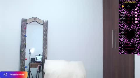 Snapshot of beuty_goddes777 chatting on February 28, 11:01 pm Nicolle Aviles online show from February 28, 11:01 pm