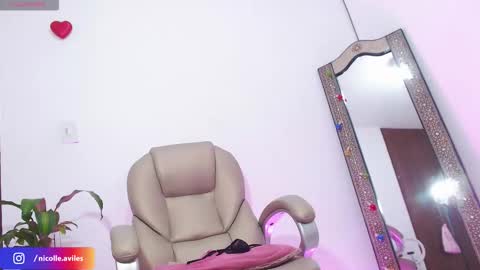 Snapshot of beuty_goddes777 chatting on September 15, 7:46 am Nicolle Aviles online show from September 15, 7:46 am