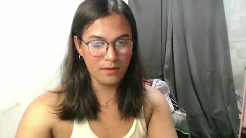 Ellez online show from December 18, 6:46 pm