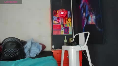 bouncing_bunnyxxx69 online show from December 4, 9:02 am