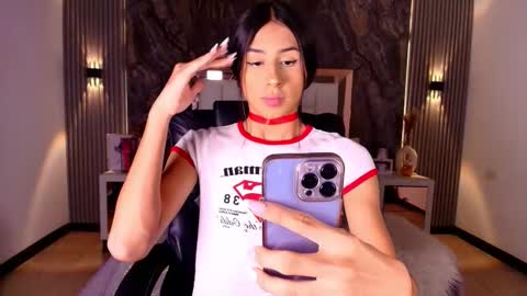 caroline_foster1 online show from January 12, 12:12 pm