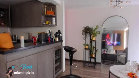 mia  sofiabohorquez INSTAGRAM online show from February 7, 5:30 pm