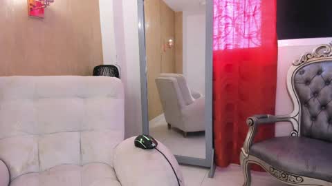 chloe_luxury online show from May 21, 2:46 pm