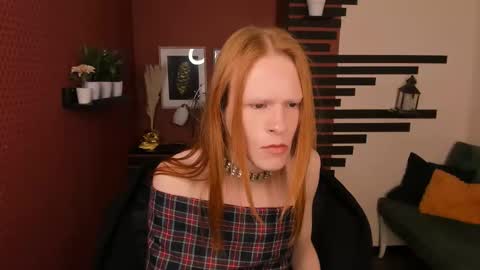 Snapshot of chloevalentinee chatting on October 31, 12:04 pm Chloe online show from October 31, 12:04 pm