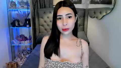 Naughty Claudia online show from November 7, 10:54 pm