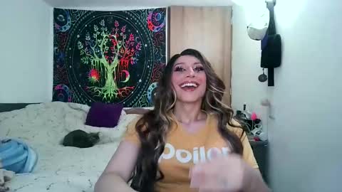 cosmic_crystal online show from December 16, 8:36 pm