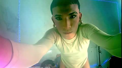 ALEXA  KIM online show from December 22, 12:54 pm