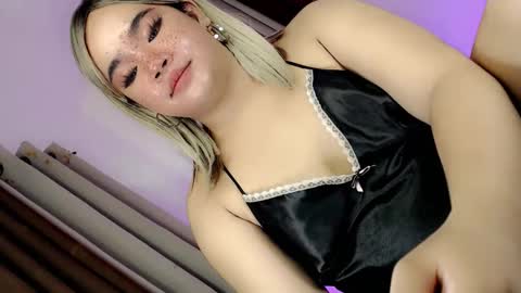 Hot Ayisha online show from February 18, 10:39 pm