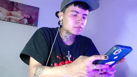 Snapshot of dannteftm chatting on December 8, 6:28 pm DANNTE online show from December 8, 6:28 pm