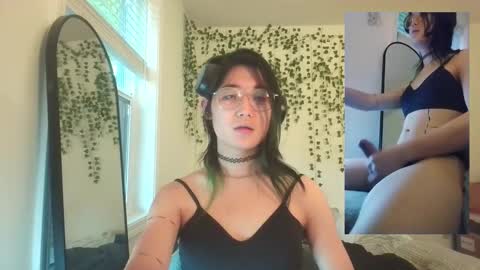 deciduousdoll online show from October 28, 10:18 pm