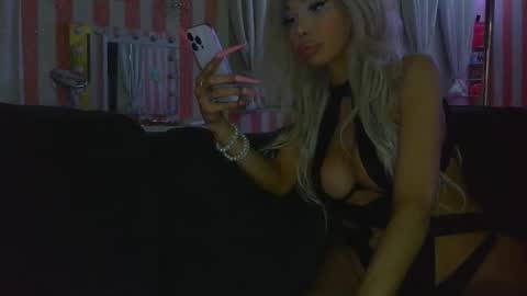 IMMACULATE BEAUTY online show from November 26, 4:48 am