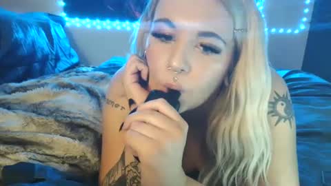 Snapshot of devyn_winter chatting on September 15, 11:31 pm devyn winter online show from September 15, 11:31 pm