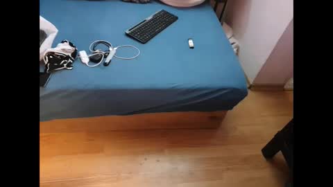 shy yoong cross online show from January 6, 1:09 am