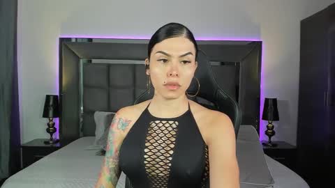 Emmily Santibaez online show from January 18, 3:42 pm