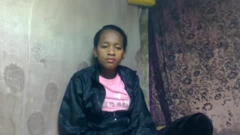 estancelee online show from June 21, 12:36 am