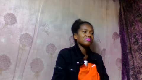 estancelee online show from July 13, 11:39 pm