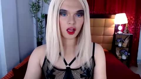 DANIELLA - DONT FORGET TO GIVE ME A THUMBSU UP online show from December 15, 12:38 pm