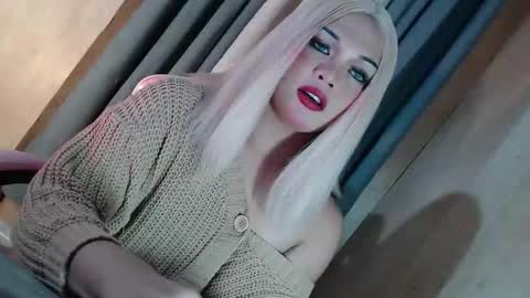 DANIELLA - DONT FORGET TO GIVE ME A THUMBSU UP online show from February 5, 12:04 am