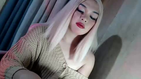 DANIELLA - DONT FORGET TO GIVE ME A THUMBSU UP online show from May 23, 10:50 pm