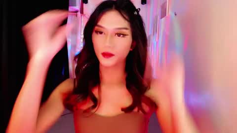 Hi Im Genny online show from December 8, 4:55 am