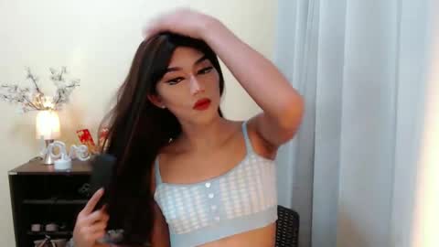 Hi Im Genny online show from February 2, 11:00 pm